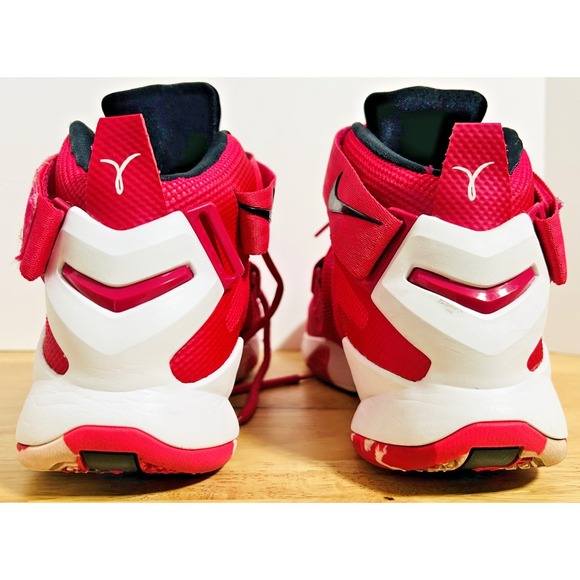 LEBRON JAMES IX NIKE Soldier 9 Zoom Mens Size 11.5 Think Pink Breast Cancer - Picture 8 of 10